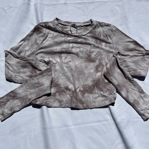 GARAGE stretchy cropped long sleeve - Picture 2 of 4